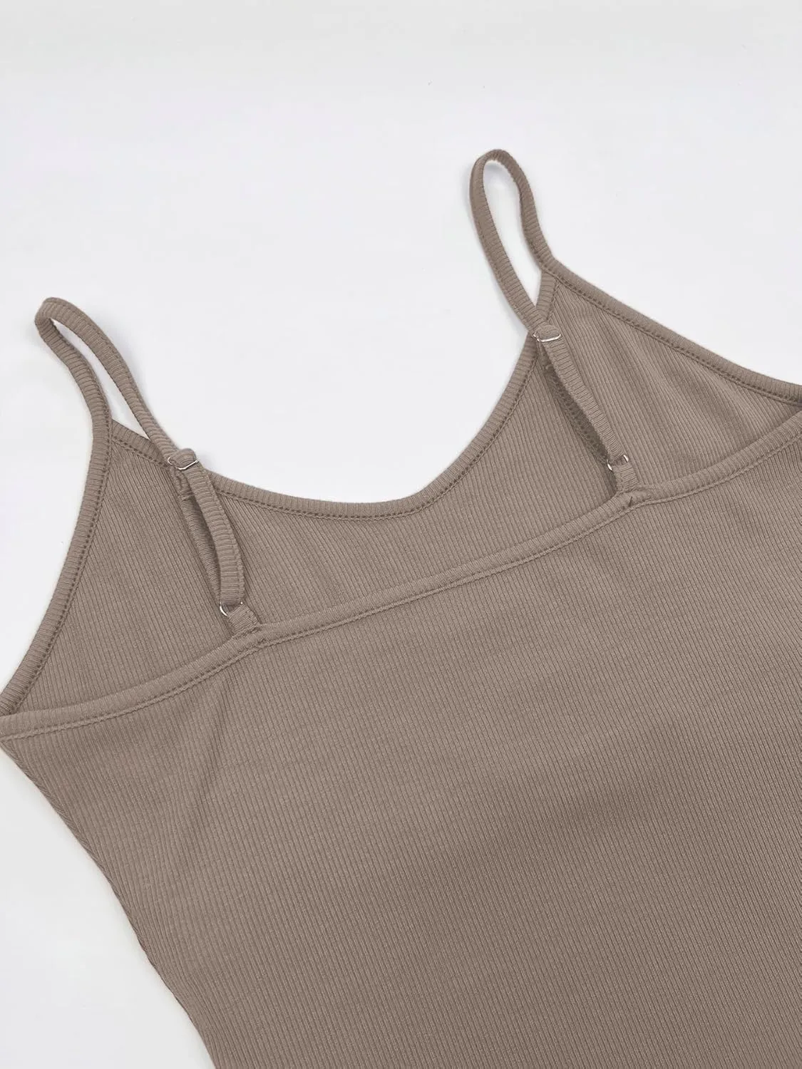 iGENJUN Tank Tops for Women 2025 Built in Shelf Bra Spaghetti Strap Summer Camisole U Neck Slim Fit Ribbed Sleeveless